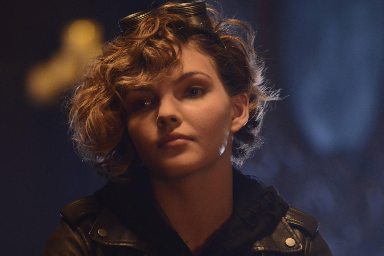 Gotham Series Finale Sneak Peek Check Out Grown Up Catwoman In Action One World Media News 9433